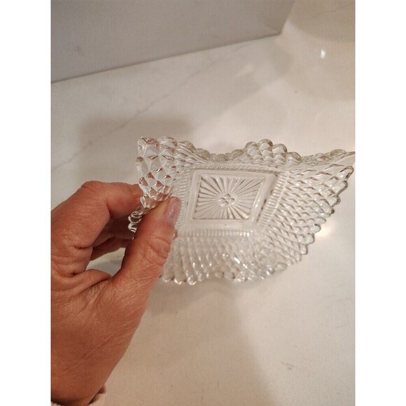 Vintage Indiana Diamond Point Glass Serving Dish Scalloped Edges - Picture 2 of 10